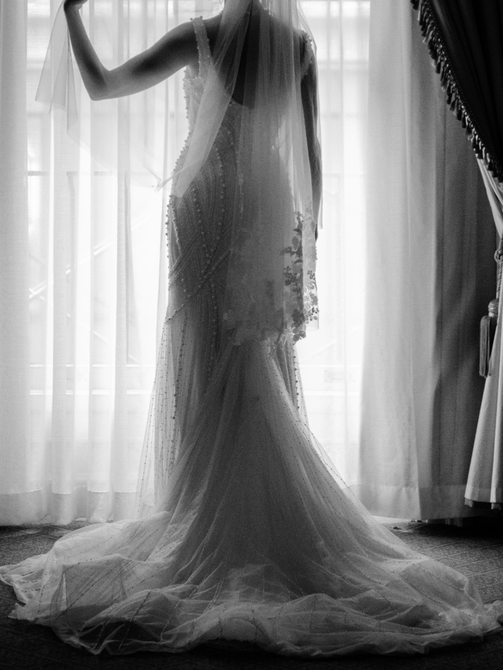 Share Dana Harel "Jolene" wedding dress size 6. Great Condition! 15% off retail